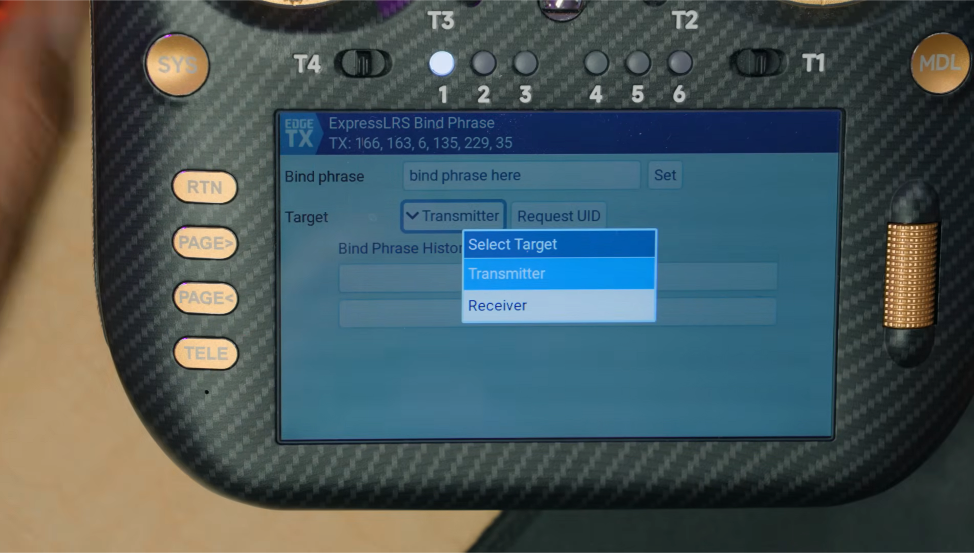 Binder ELRS depuis sa radio : le script Lua ExpressLRS Bind Phrase affiché sur l'écran de la radio